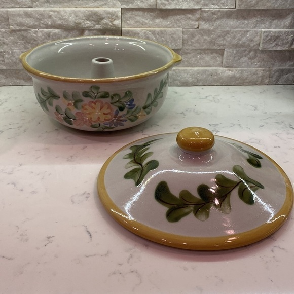 Vintage Artistry Pottery Bundt Jello Cake Mold.   Beautifully Painted - Picture 3 of 9